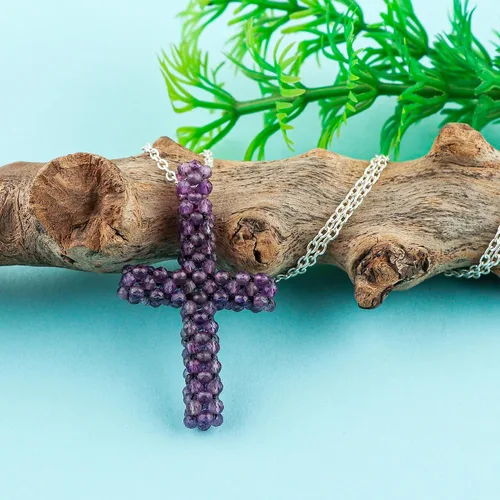 Vista 2 de Collar con colgante de ganchillo crucifijo, piedras preciosas de amatista natural, joyería hecha a mano, colgante de cristales cruzados, cadena