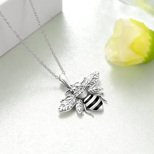 Vista 5 de Peireara BeeDragonflyButterfly Necklaces for Women 925 Sterling Silver Animal Pendant Necklace Vitage Animal Jewelry for Women Girls