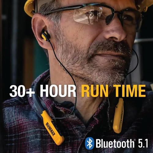 Vista 2 de DEWALT Auriculares inalámbricos Bluetooth con banda para el cuello y cargador rápido de coche de 60 W de 4 puertos