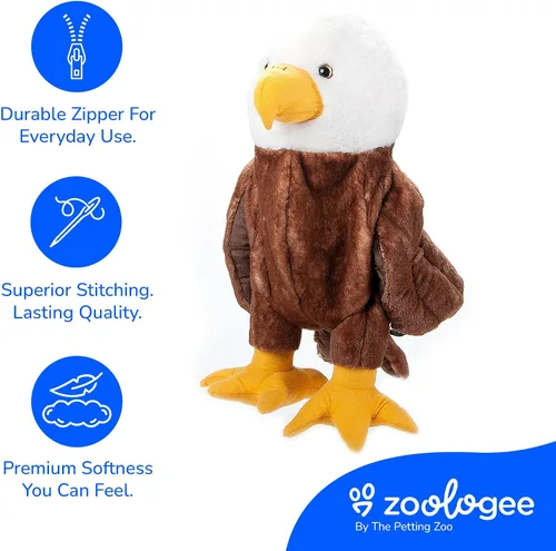 Vista 4 de The Petting Zoo Mochila de peluche de águila calva, regalos para niños, juguete de animales de vida silvestre, bolsa de libro de peluche de águila