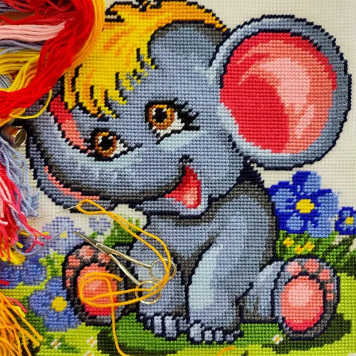 Vista 3 de Brvsk Kit de bordado para habitación de niños para adultos y principiantes: divertido elefante de 16 x 16 pulgadas con diseño impreso claro