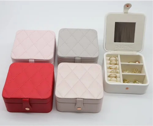 Vista 7 de Joyero de viaje con espejo, mini estuche de viaje de piel sintética para mujeres y niñas, pequeño organizador de joyas portátil para anillos