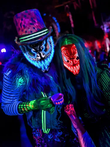 Vista 6 de Venobat - Máscara con luz LED de Halloween para disfraz de purga, fiesta de niños y adultos, máscara de neón aterradora y brillante con ojos de ala