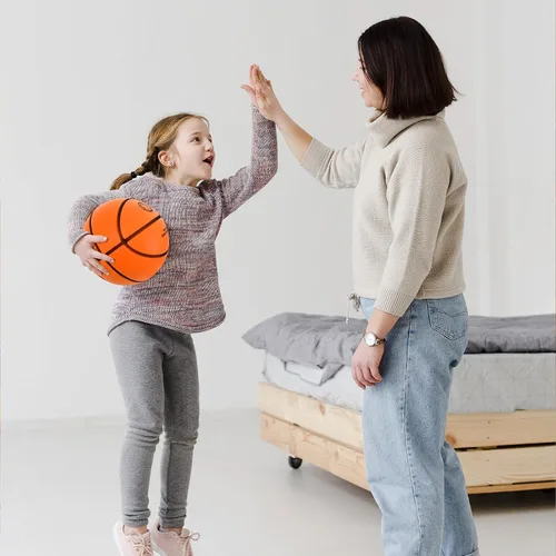 Vista 7 de Baloncesto Silencioso de Tamaño Oficial 7 (29.5") Espuma Suave de Alta Densidad y Bajo Ruido Pelota de Entrenamiento Interior Fácil Agarre Altamente