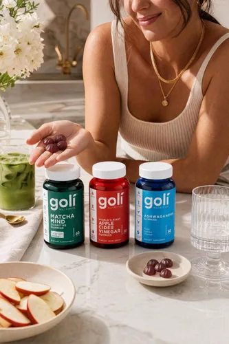 Vista 10 de 3 botellas del paquete Goli Favorites: suplementos de Ashwagandha KSM-66, vinagre de manzana, Matcha Mind con Cognizin, vitaminas D2 y B12