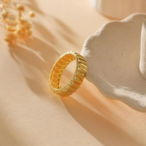 Vista 6 de Anillos para mujer, modernos y delicados anillos chapados en oro de 14 quilates, hipoalergénicos con circonita cúbica, anillo midi de color rosa