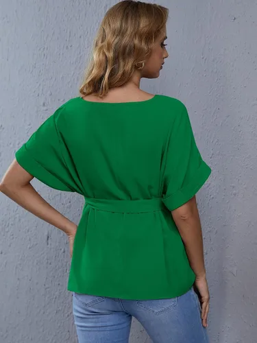 Vista 2 de OYOANGLE Blusa de maternidad de manga corta con cuello en V y cinturón para mujer