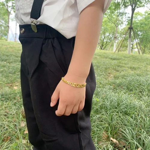 Vista 3 de Ethlyn Pulseras de bebé para niños y niñas, chapados en oro de 18 quilates, pulseras de cadena de eslabones cubanos para niños, exquisito regalo