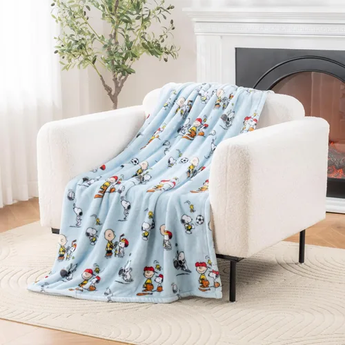 Vista 51 de Berkshire Peanuts® VelvetLoft® - Manta de felpa de Snoopy con bonito personaje, acogedora manta Fairisle Crimson Neutral, manta de 55 x 70 pulgadas