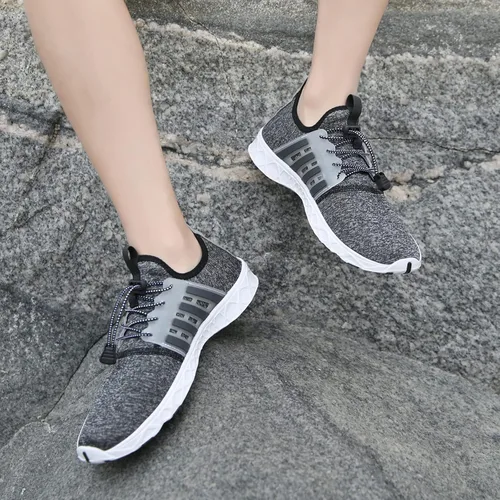 Vista 4 de Whatseaso Zapatos acuáticos para mujeres y hombres, ligeros, de secado rápido, para playa, adultos, zapatos deportivos para natación, surf, piscina