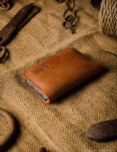 Vista 37 de Crazy Horse Craft Personalized Leather Card Holder, Business Card Case Felt Alpine Green