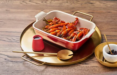 Vista 5 de Fuente de cerámica para el horno, colección Heritage de Le Creuset, Cereza