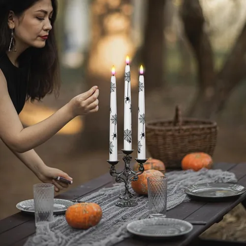 Vista 3 de Wondise Velas cónicas sin llama de Halloween con control remoto y temporizador, paquete de 4 velas LED parpadeantes de cera real con pilas de araña