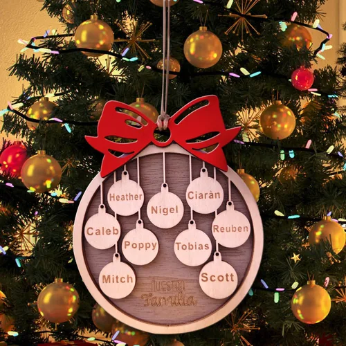 Vista 12 de Adorno de Navidad familiar personalizado 2023, adornos de madera para árbol de Navidad con cuerda pequeña, de 1 a 10 nombres personalizados