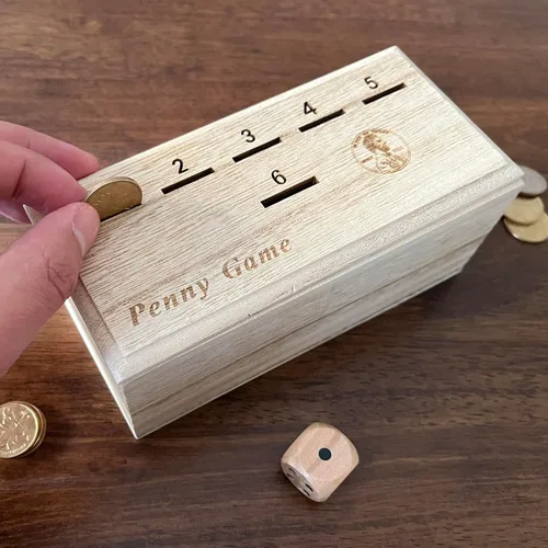 Vista 2 de Penny Game - Divertido juego de mesa que funciona con monedas, deshazte de las monedas para ganar, caja de madera Penny Game para más de 2