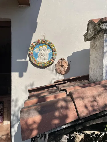Vista 2 de CERAMICHE D'ARTE PARRINI - Azulejo de cerámica italiana para colgar Madonna Della Robbia Estilo Cerámica Redondo Pintado a Mano Madonna Robbiana