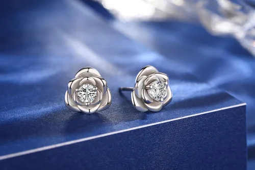 Vista 5 de Pendientes de tuerca de plata de ley chapados en oro, hipoalergénicos y sin níquel, regalo de joyería para mujeres y niñas