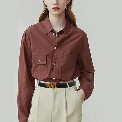Vista 268 de Cinturón de cuero clásico con hebilla de metal para mujer con vestido de jeans