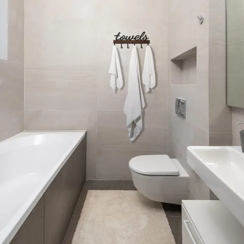 Vista 3 de Dahey Toallero pequeño con 6 ganchos, toallero para montaje en pared, organizador de baño, rústico, granja, decoración del hogar, ganchos