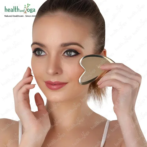 Vista 6 de HealthAndYoga™ Ayurveda BronzLove Kansa Gua Sha Herramienta de masaje con aceite facial de belleza, escultura de tejido suave para cara y cuello