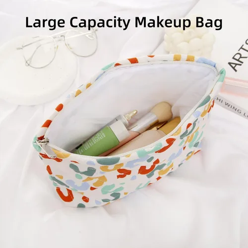Vista 4 de Wudimeitt Bolsa de cosméticos Bolsa de maquillaje Preppy Cute Corduroy Neceser para mujer Artículos esenciales de viaje (patrón en U)