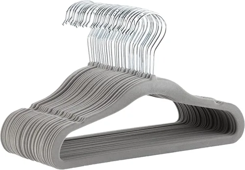 Vista 17 de Amazon Basics Perchas de terciopelo antideslizantes para niños que ahorran espacio con muescas para el hombro, construcción resistente para Beige