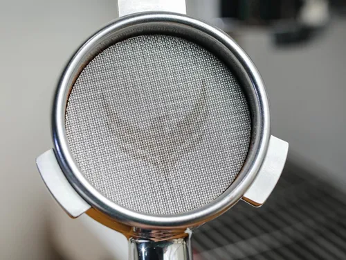 Vista 6 de Kit de accesorios para máquina de espresso Breville de 54 mm de KNODOS incluye calibrador, portafiltro sin fondo, herramienta WDT, embudo