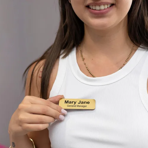 Vista 8 de Placas de identificación con nombre grabadas personalizadas, insignias de identificación personalizadas con texto y logotipos, nombre de metal