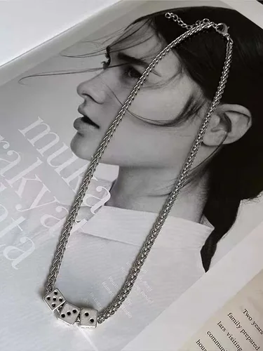 Vista 3 de Long tiantian Collar de dados punk, gargantilla de dados punk, collar de personajes de la suerte, collar hip hop para mujeres y hombres, Cobre, otro