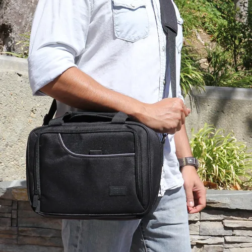 Vista 8 de USA Gear Funda para mezclador de DJ, bolsa mezcladora compacta de canales de audio con almacenamiento de accesorios para micrófonos, cables
