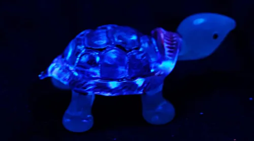 Vista 3 de Garden Deco brilla en la oscuridad azul profundo tortuga marina soplado a mano arte escultura de adorno de cristal