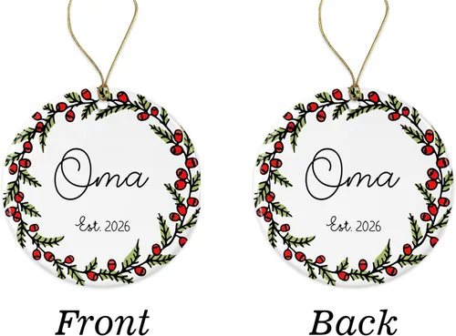 Vista 2 de GavinsDesigns Oma Est. 2021 Adorno para árbol de Navidad, nuevo para regalos de nietos, regalo de cerámica en ambos lados, color blanco