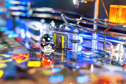 Vista 18 de Stern Pinball - Máquina de pinball Pro Edition de Dungeons & Dragons con Insider Connected