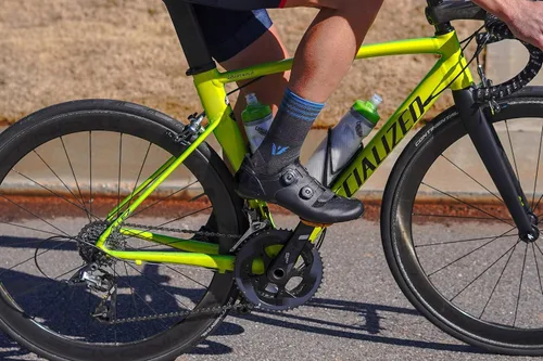 Vista 4 de Swiftwick - Calcetines ASPIRE TWO para correr y ciclismo, ligeros, ajuste de compresión