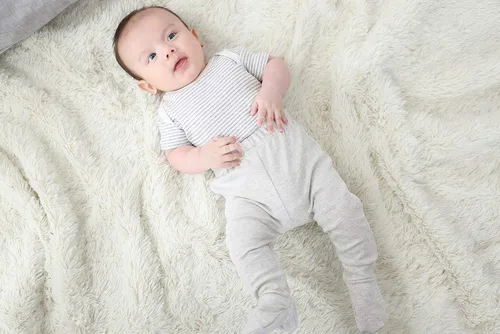 Vista 3 de O2 BABY Pantalones deportivos unisex de algodón orgánico para bebé, paquete de 3 unidades, leggings para recién nacidos