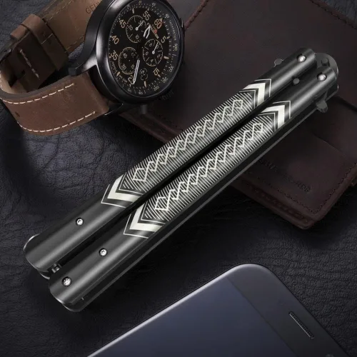 Vista 9 de GOOD WORKER Entrenador de Mariposa - Práctica Balisong Cuchillos de Mariposa NO Reales NO Hoja Afilada - Diseño Genial - Mariposa Negra Sin Brillo