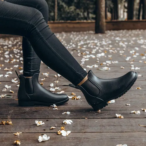 Vista 6 de DKSUKO Botas de lluvia cortas para mujer, botas de jardín impermeables de goma, botas elásticas sin cordones, botas Chelsea a la moda, zapatos