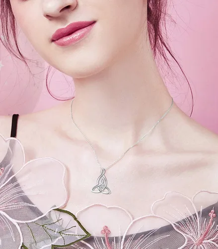 Vista 5 de FLYOW Collar de plata de ley 925 con nudo celta para mujer, regalo de cumpleaños para mamá