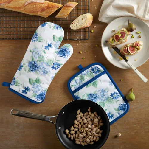 Vista 2 de Martha Stewart Juego de 2 manoplas de horno y agarraderas florales ámbar, azul/verde, OM: 7"x13" y PH: 7"x10