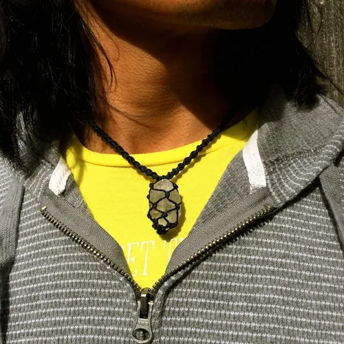 Vista 2 de Men's Surfer Necklace with Tumbled Quartz Stone and Hematite in Black - Handmade Knotted Macrame Healing Stone Jewelry
