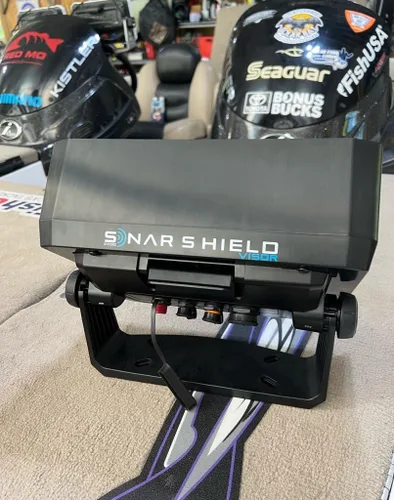 Vista 6 de Visera para Garmin Echomap UHD y UHD2 de 9 pulgadas Bolt ON