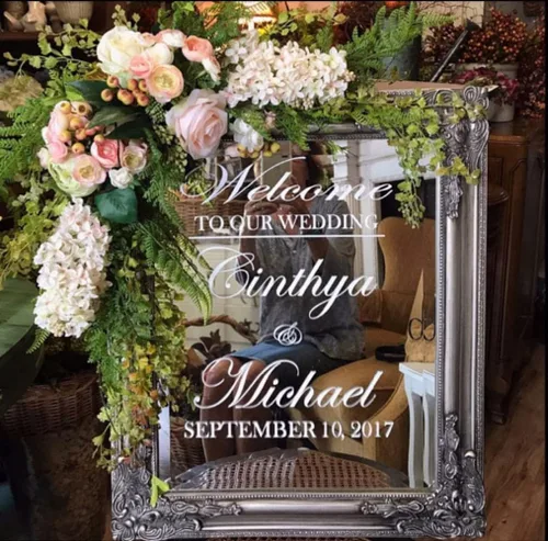 Vista 3 de Calcomanías de vinilo para letrero de bienvenida de boda, calcomanías de patrón simple, calcomanías de espejo de boda, nombres de parejas, murales