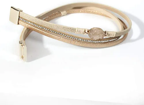 Vista 4 de FANCY SHINY Pulseras de cuero boho de doble envoltura, pulseras apilables de cuentas de cristal con cierre magnético, regalos de joyería para mujeres
