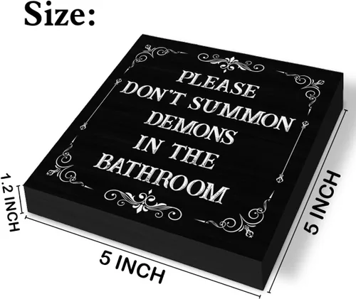 Vista 2 de Divertido letrero gótico para baño, diseño gótico espeluznante con texto en inglés «Please Don't Summon Demons in the Bath», letrero de madera negra