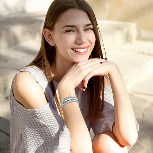 Vista 4 de Long tiantian Pulseras de cuero para mujer, pulseras de moda para mujer, pulsera apilable de cruz para mujer, pulseras de múltiples capas