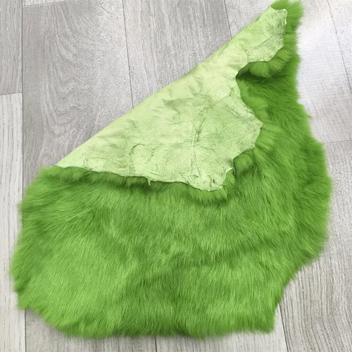 Vista 7 de Piel de conejo curtida naturalmente (piel de conejo de 10" por 12" con calidad de cuero para coser) Verde