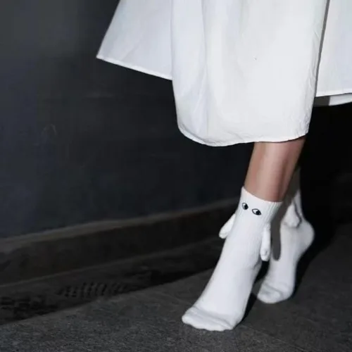 Vista 4 de 2 pares de calcetines de mano para parejas y amigos, calcetines magnéticos tomados de la mano, calcetines para parejas, regalo para parejas, amigos