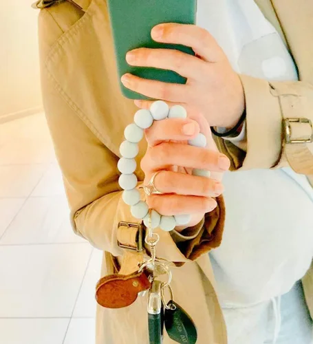 Vista 6 de Llavero de silicona, pulsera con cuentas, portátil, para llaves de la casa, del auto, con anillo