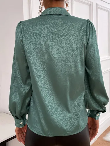 Vista 2 de MakeMeChic Blusa floral de seda de satén con solapa y botones para mujer