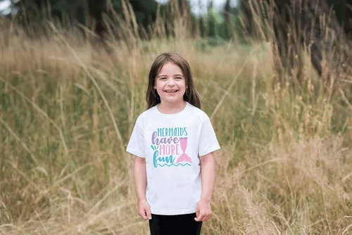 Vista 3 de 7 ate 9 Apparel Camiseta blanca para niñas Mermaids Have More Fun